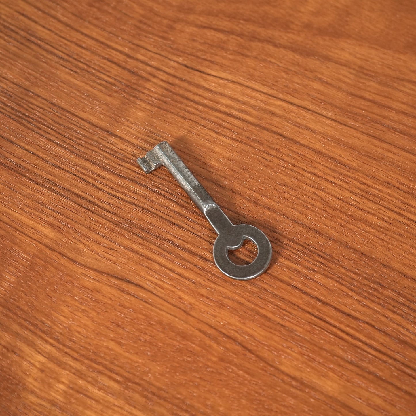 デンマークヴィンテージ ファイリングキャビネット(蛇腹扉)