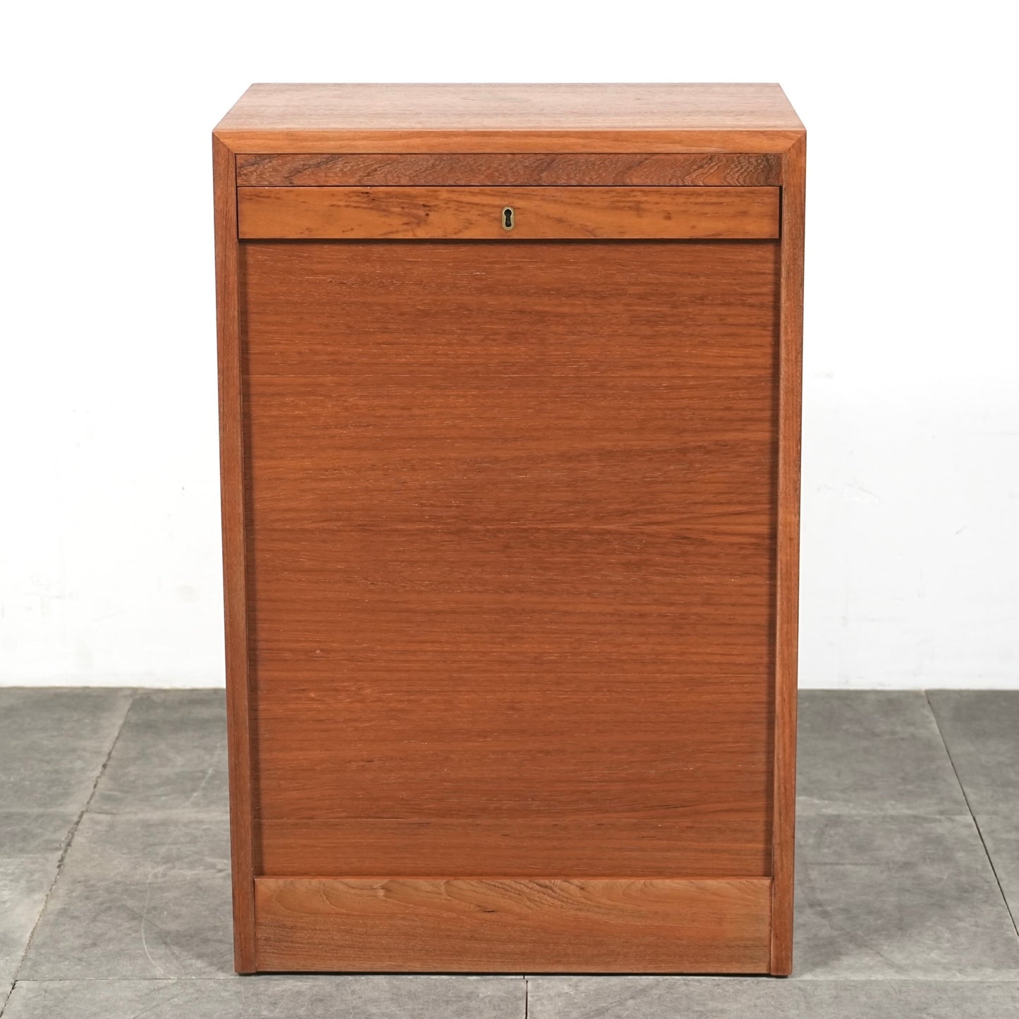 デンマークヴィンテージ ファイリングキャビネット(蛇腹扉)