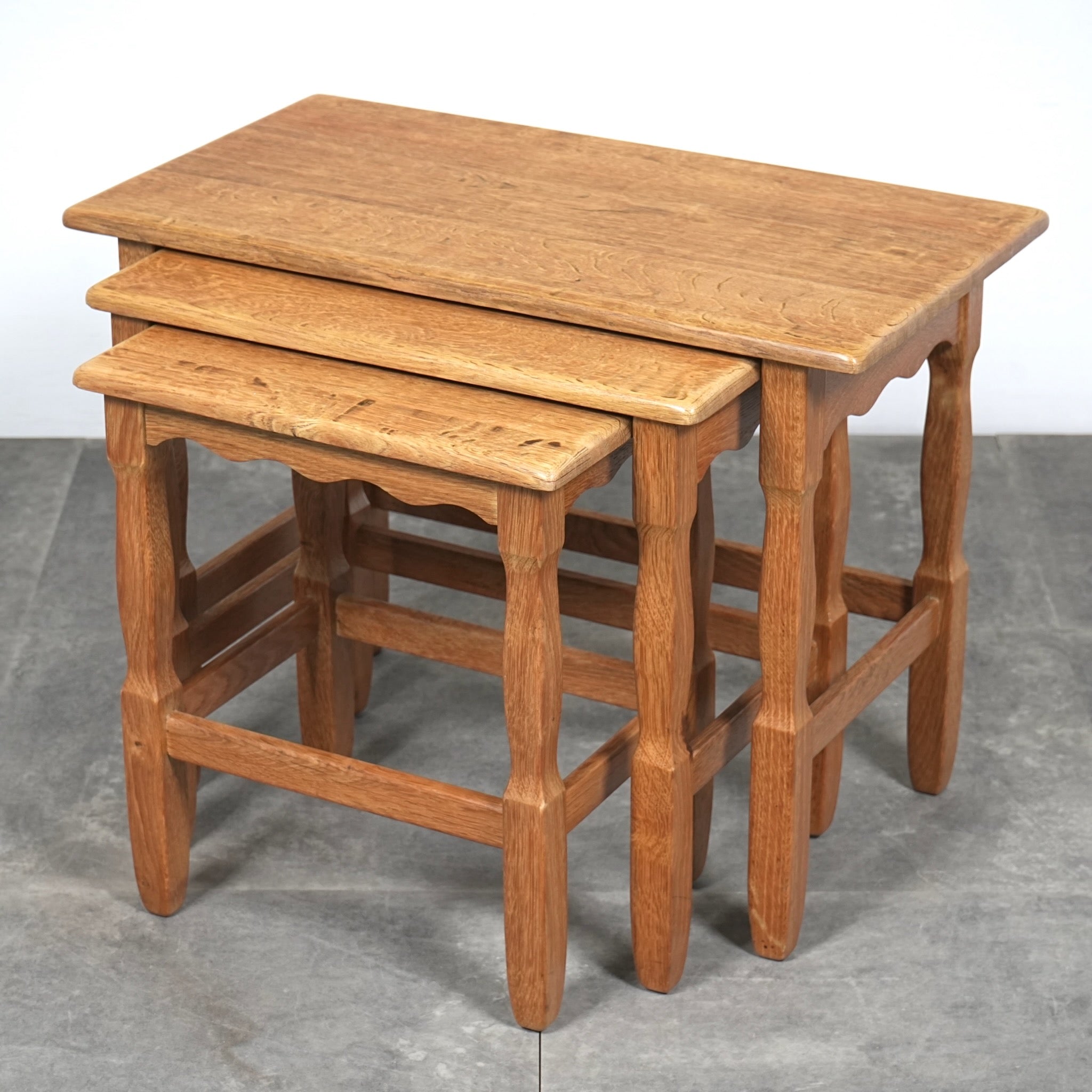 LOW TABLE & NEST TABLE – TIME HYPE