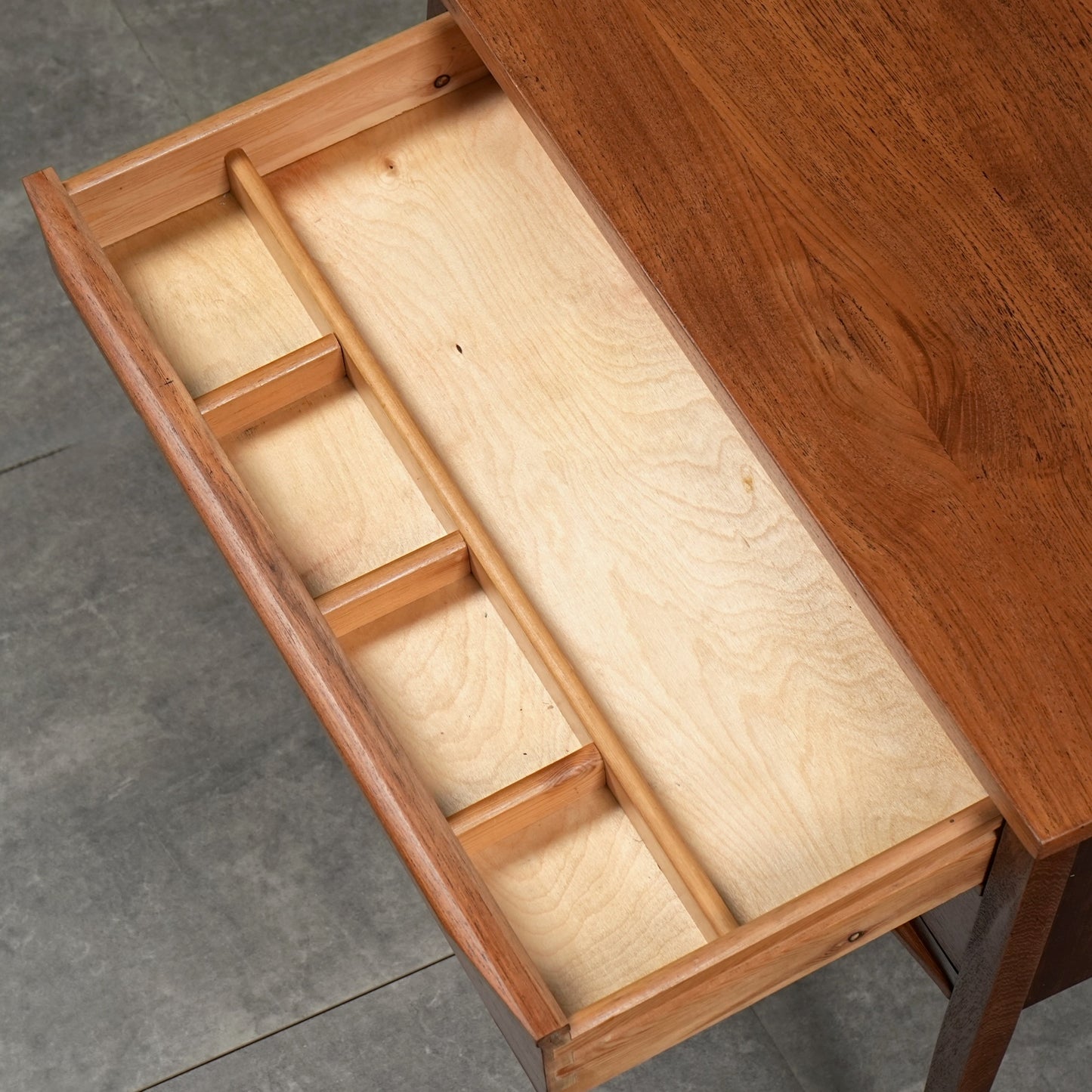 デンマークヴィンテージ ソーイングテーブル