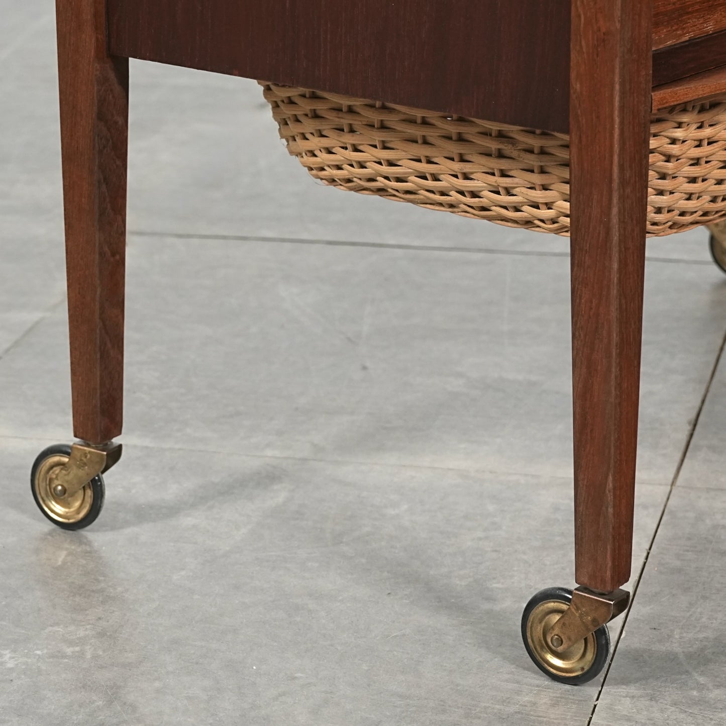 デンマークヴィンテージ ソーイングテーブル