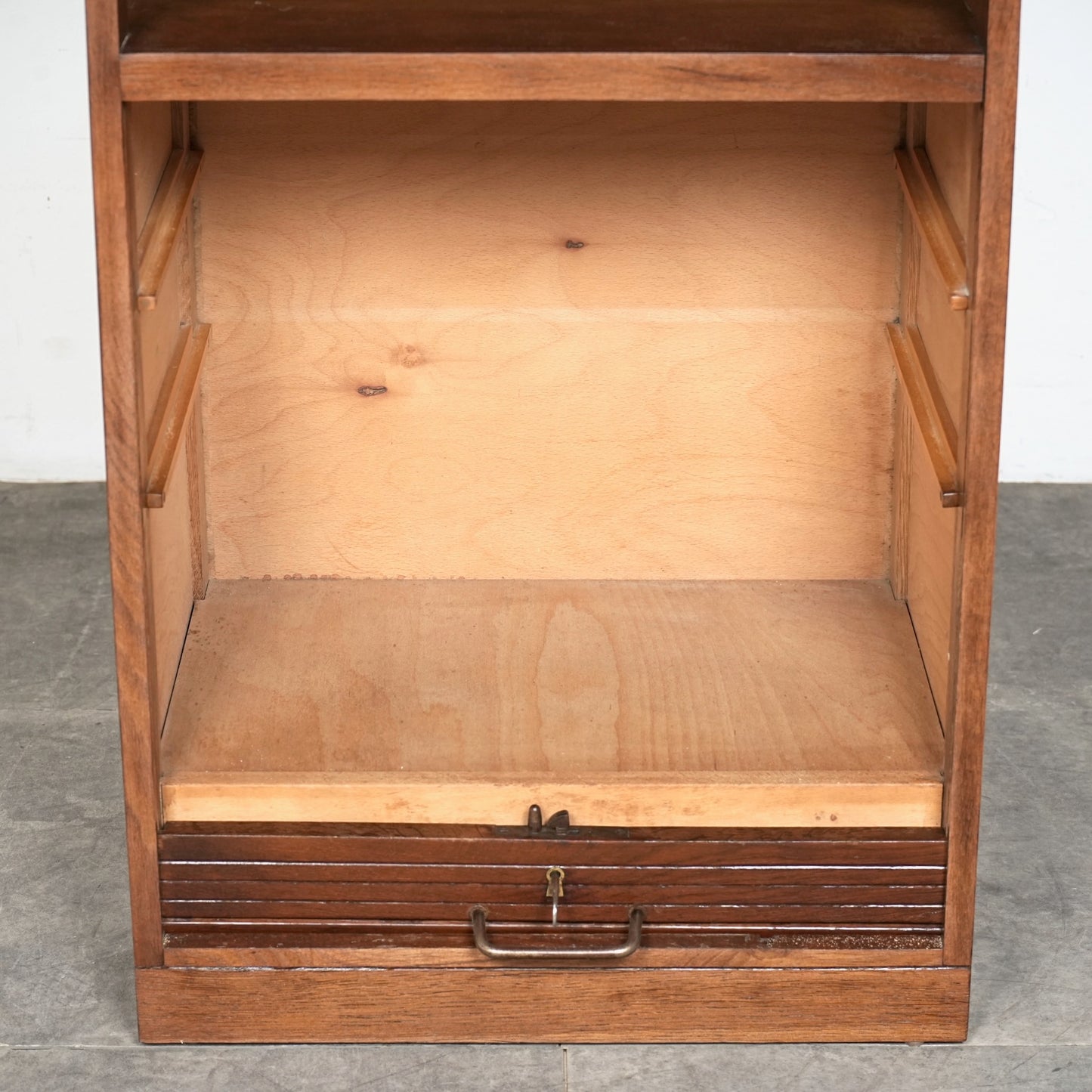 デンマークヴィンテージ ファイリングキャビネット(蛇腹扉)