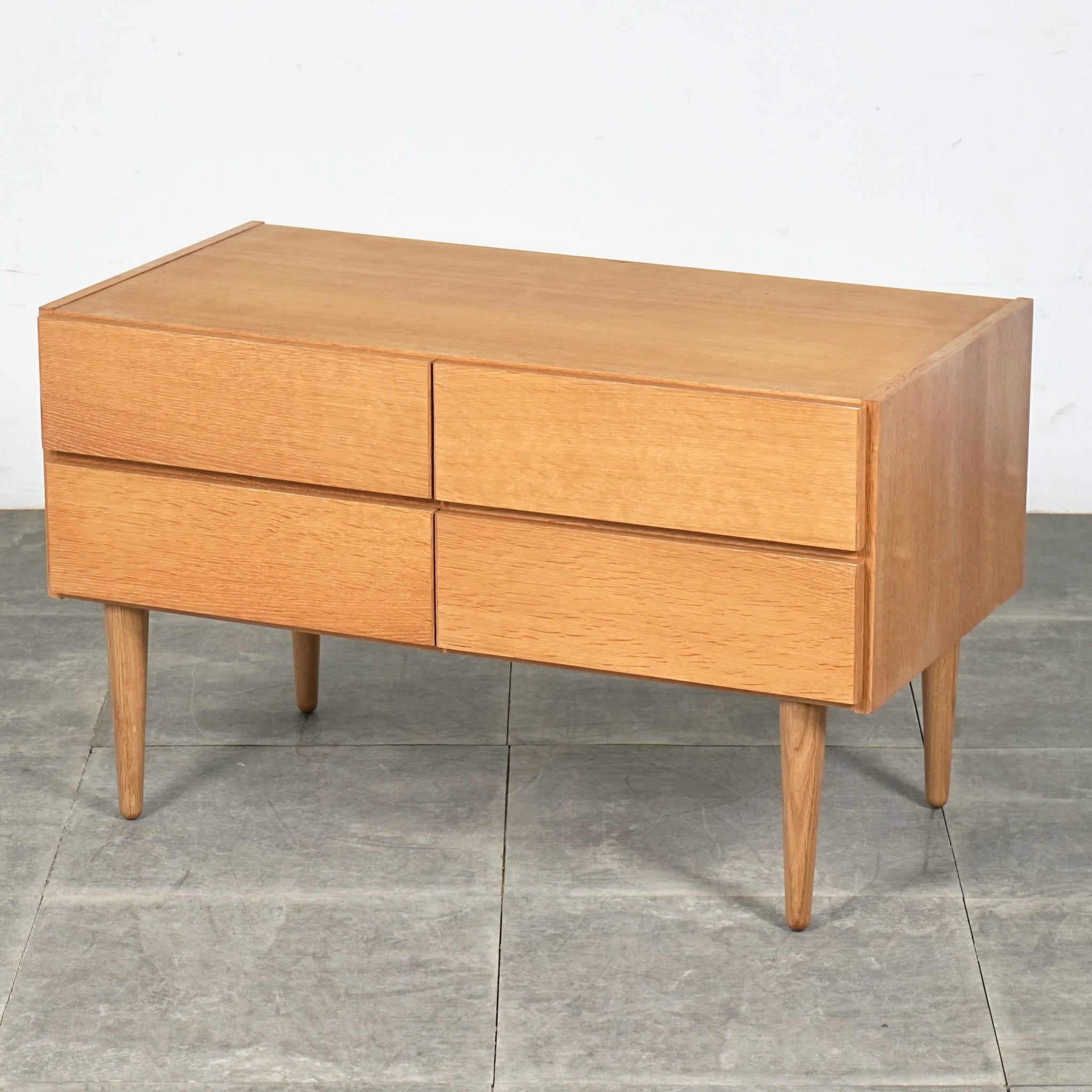 CABINET & SIDEBOARD – TIME HYPE