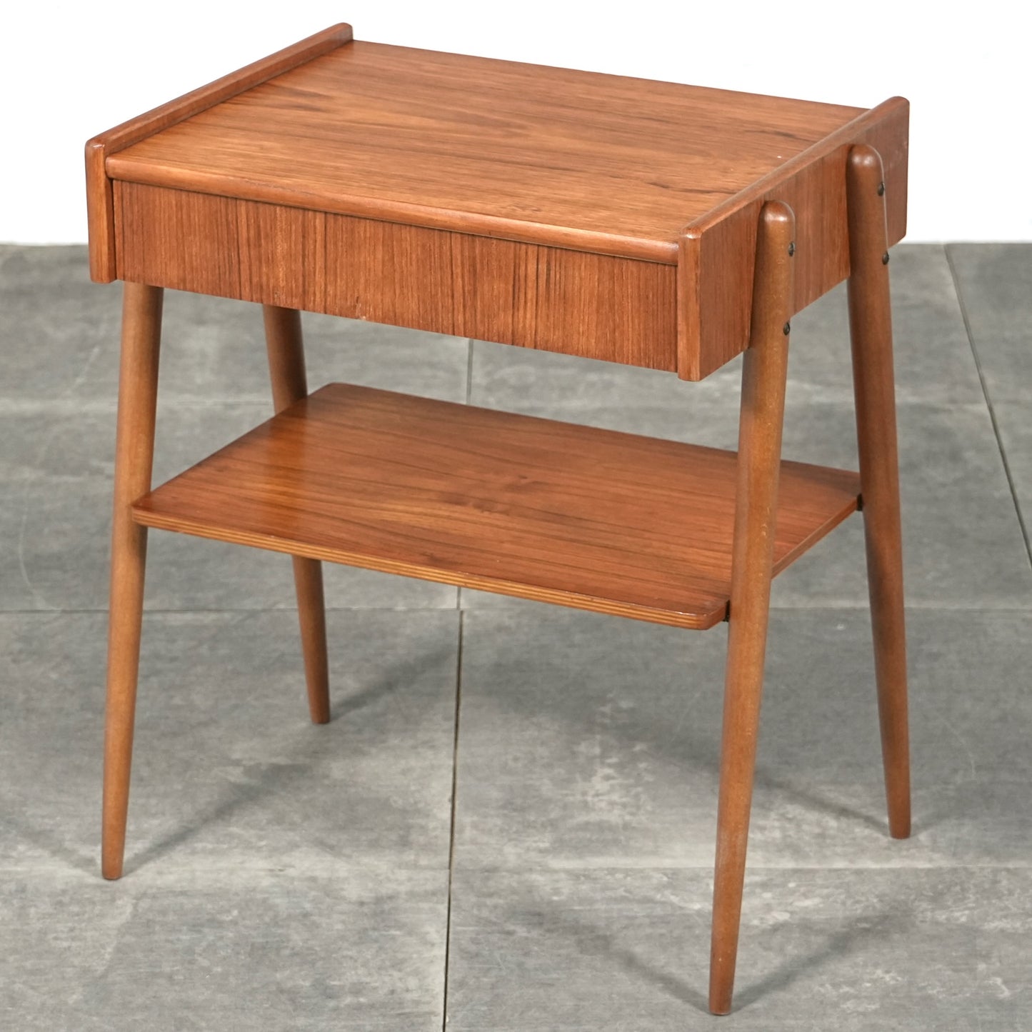 【AB Carlstrom & Co Mobelfabrik】サイドテーブル