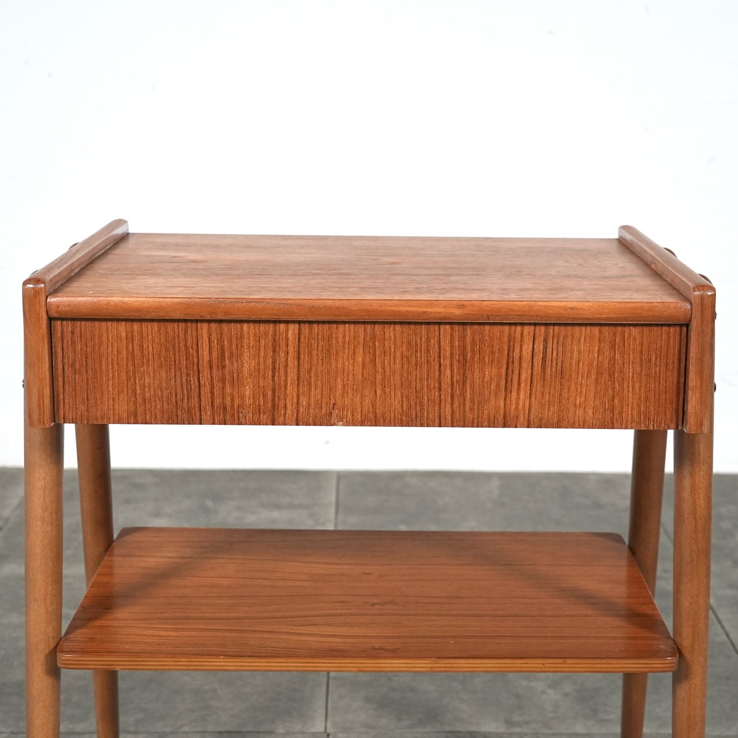 【AB Carlstrom & Co Mobelfabrik】サイドテーブル