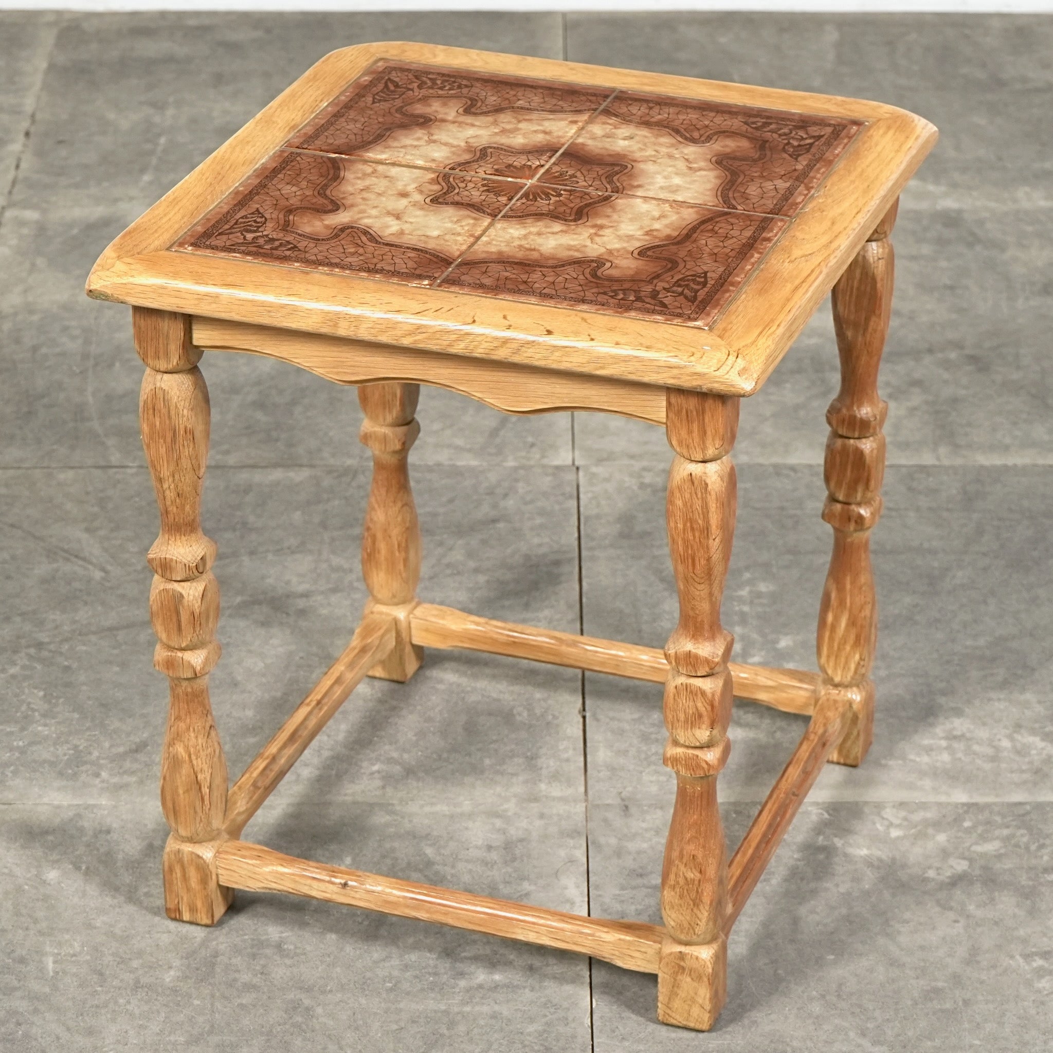 ヴィンテージタイルトップ　サイドテーブル ヴィンテージ タイルトップ サイドテーブル - アンティーク