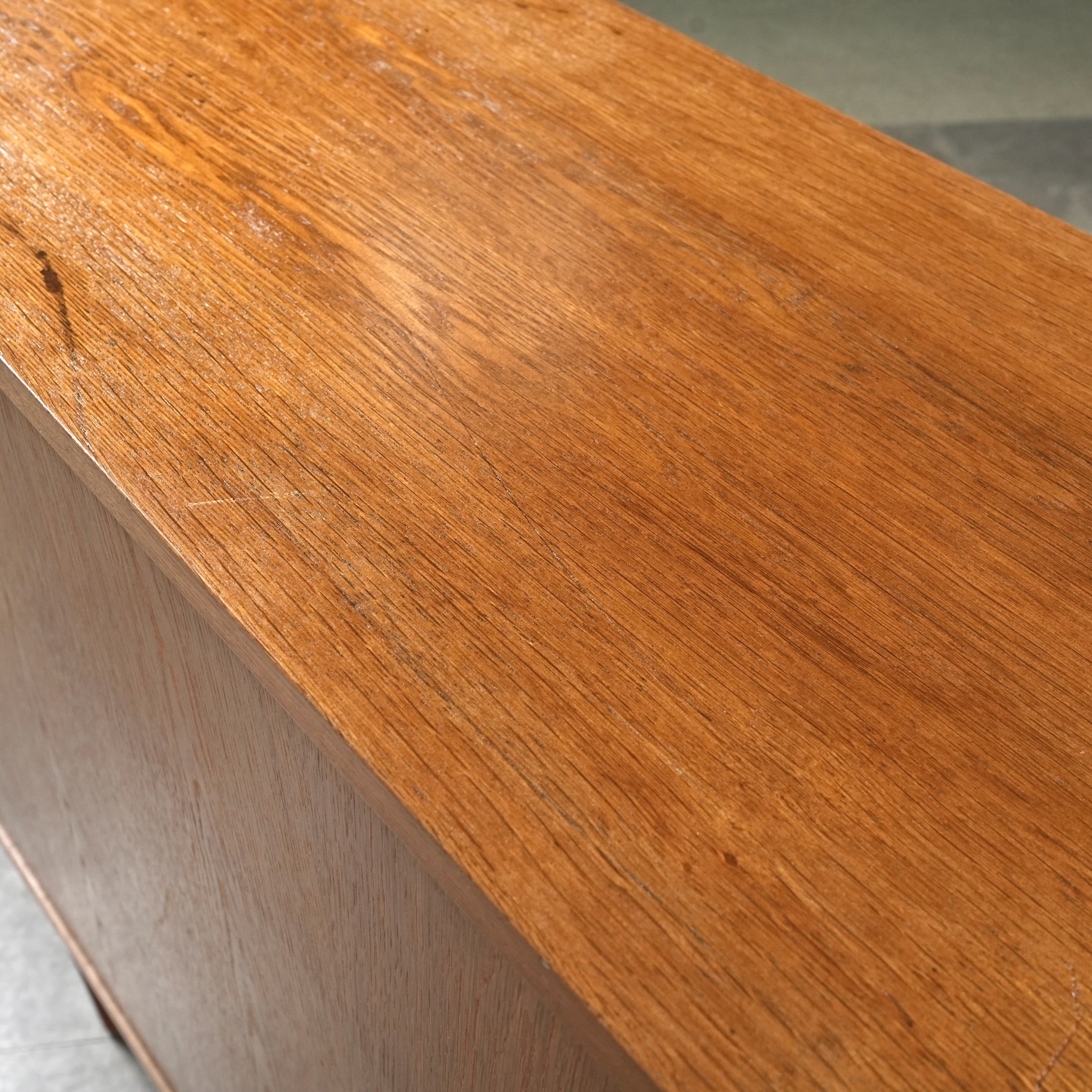 デンマークヴィンテージ サイドボード(蛇腹扉) – TIME HYPE