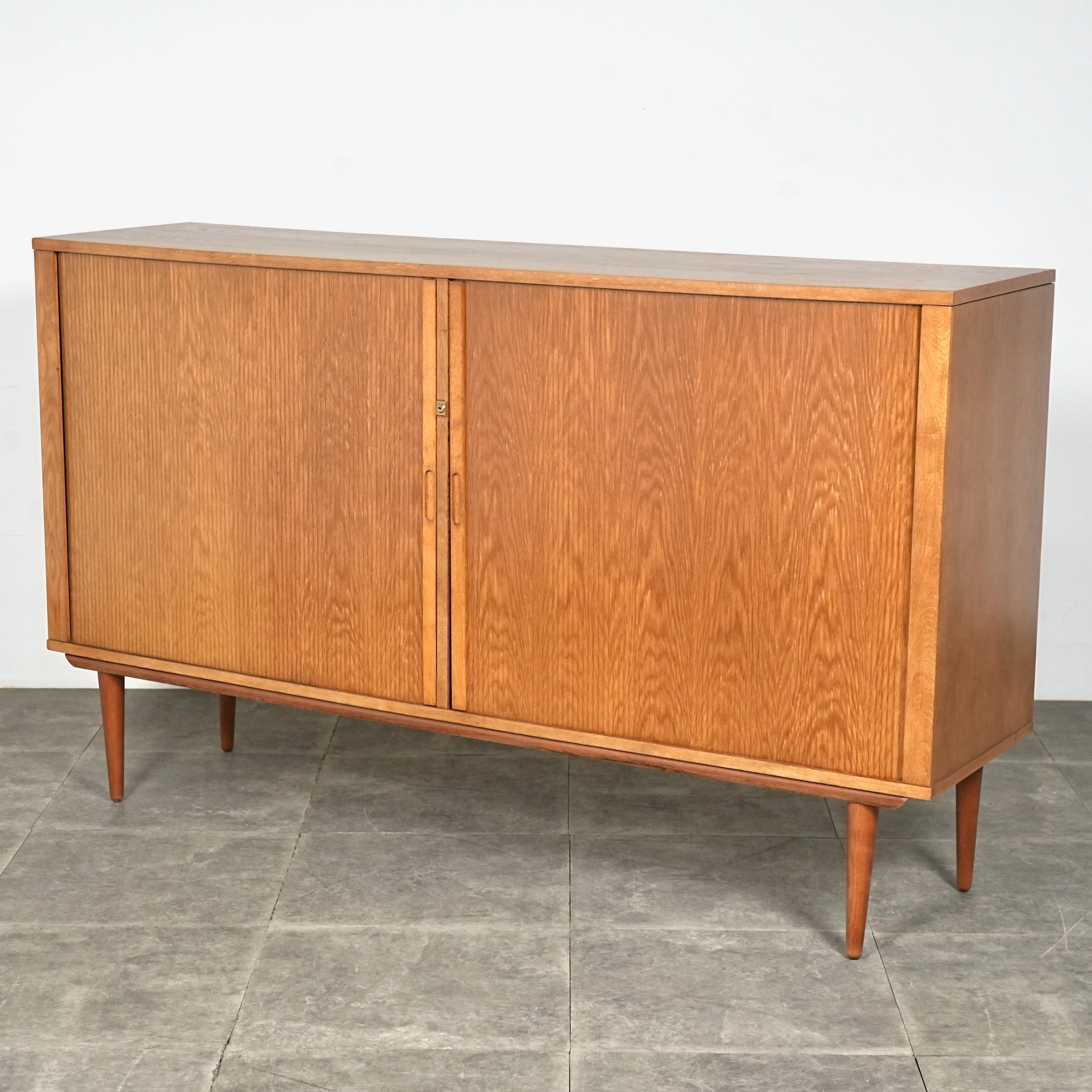 デンマークヴィンテージ サイドボード(蛇腹扉) – TIME HYPE