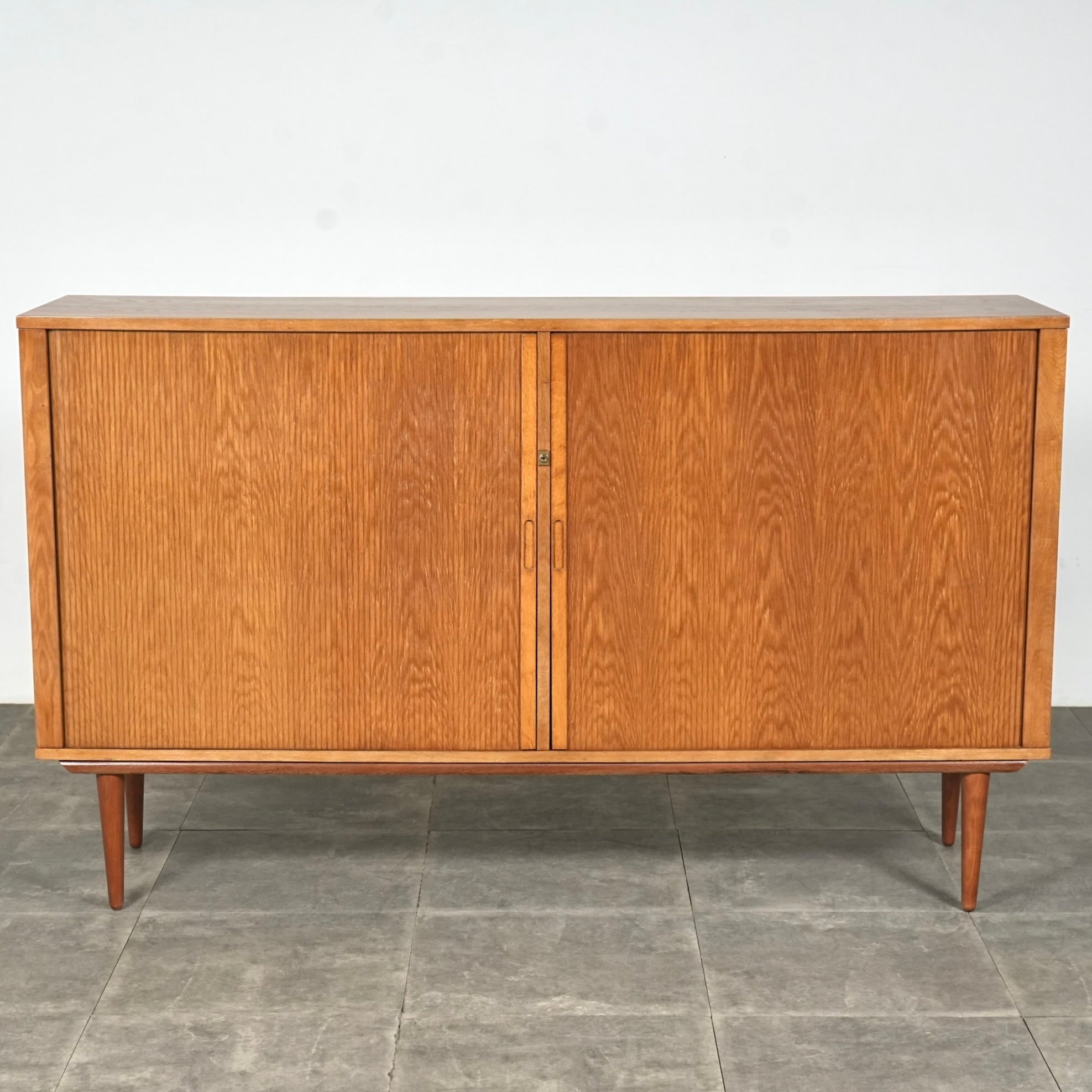 デンマークヴィンテージ サイドボード(蛇腹扉) – TIME HYPE