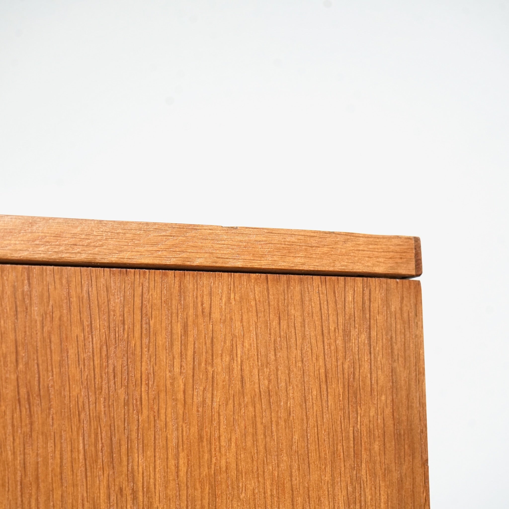 デンマークヴィンテージ サイドボード(蛇腹扉) – TIME HYPE