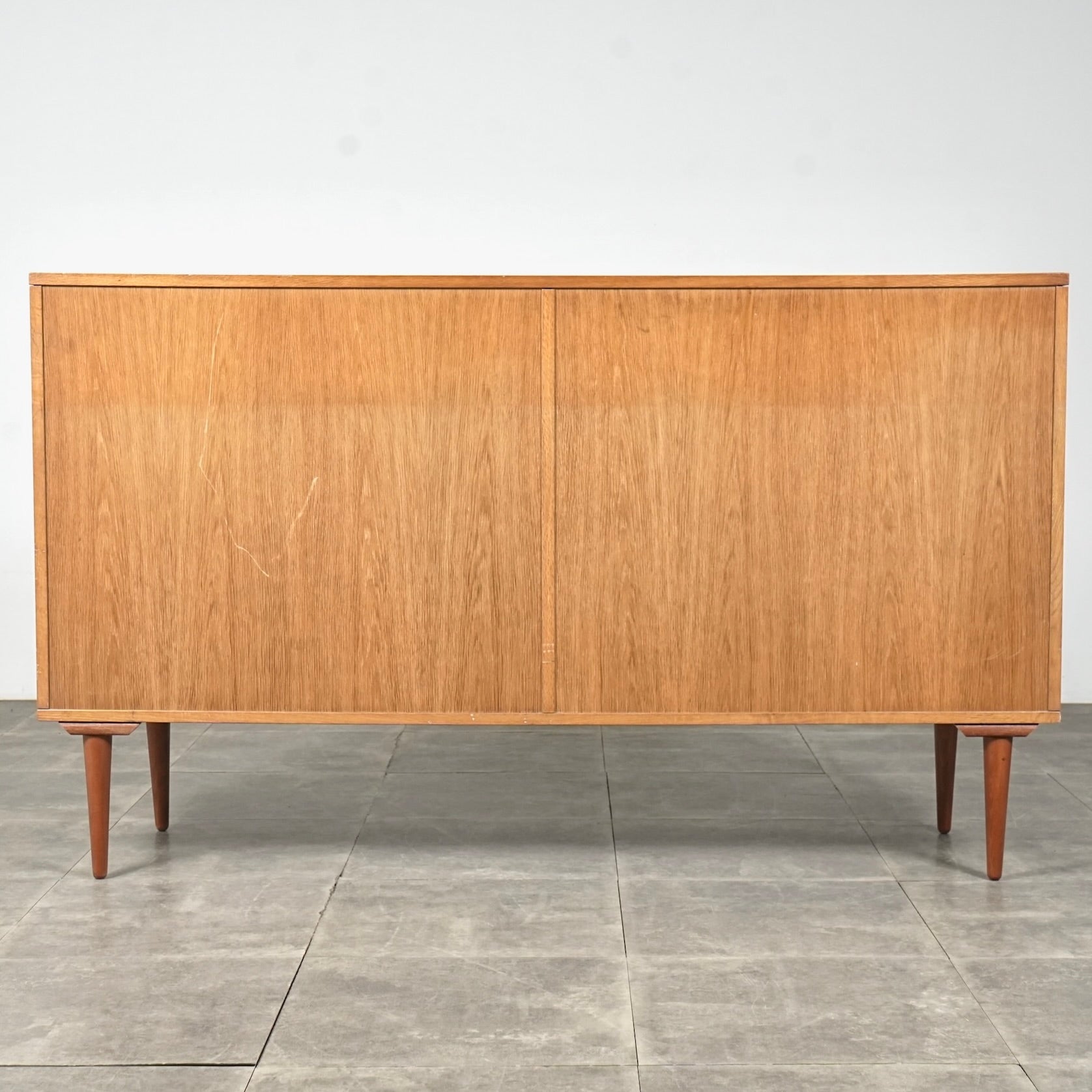 デンマークヴィンテージ サイドボード(蛇腹扉) – TIME HYPE