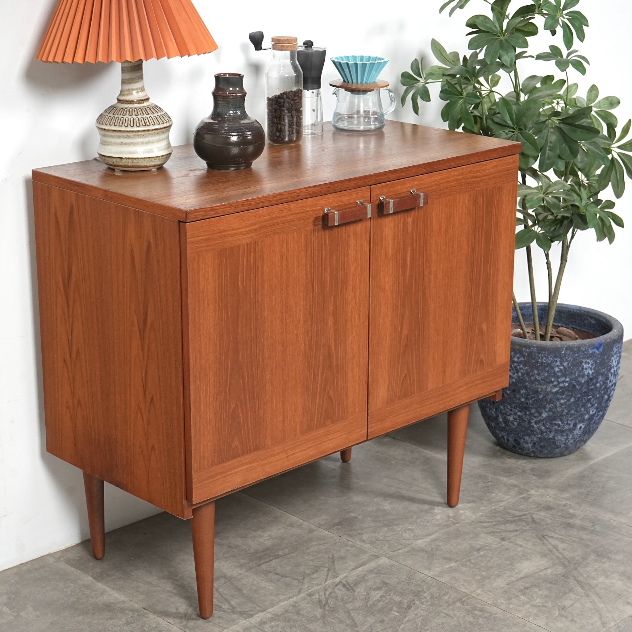 デンマークヴィンテージ キャビネット – TIME HYPE