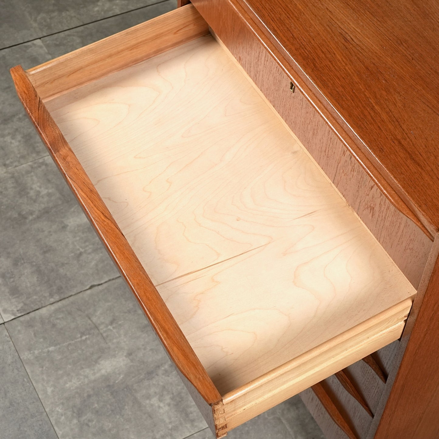 デンマークヴィンテージ ハイチェスト