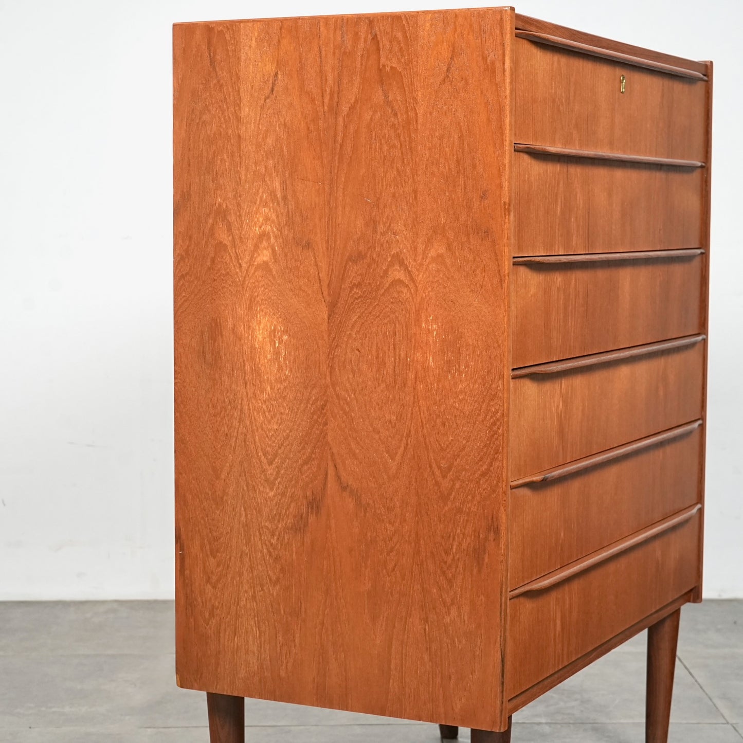 デンマークヴィンテージ ハイチェスト