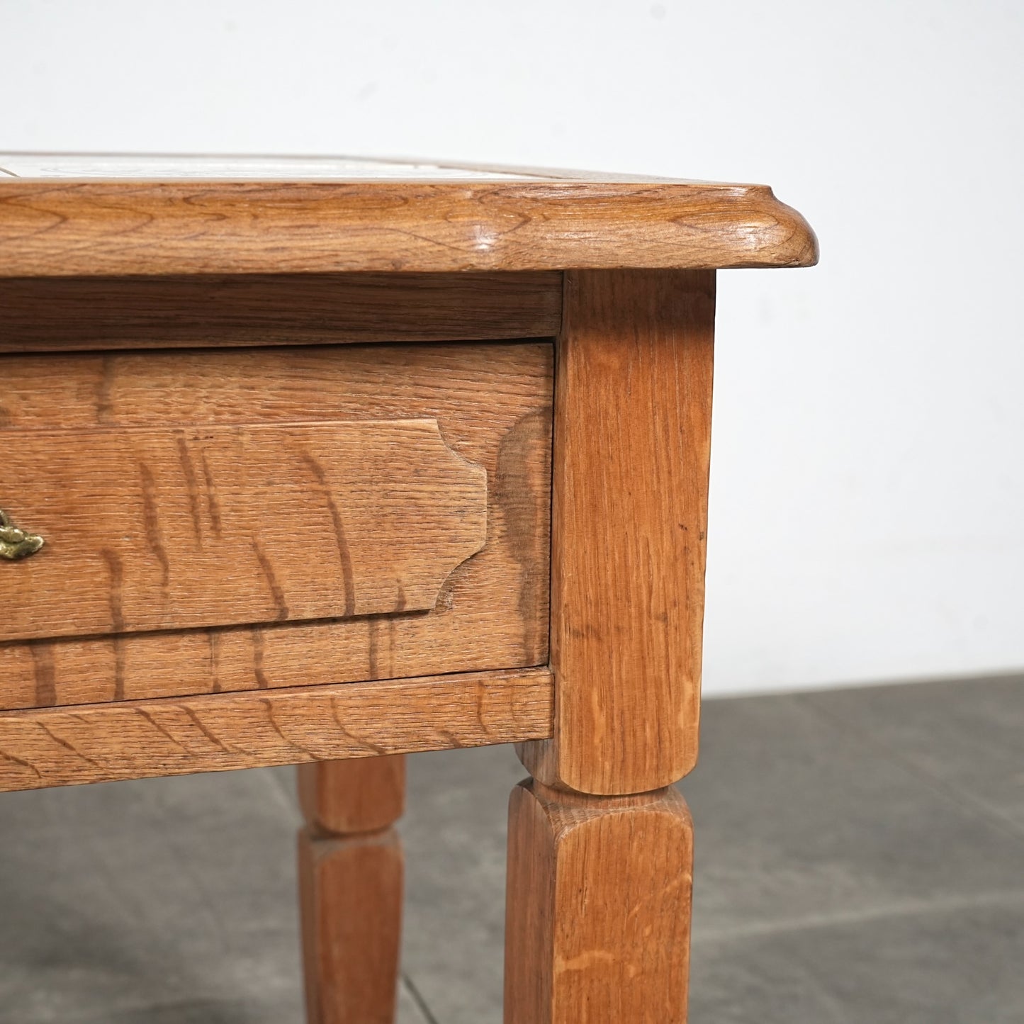 デンマークヴィンテージ タイルトップ チェスト