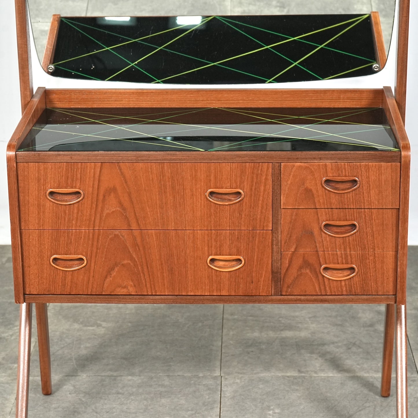 【Olholm Mobelfabrik】ヴィンテージ ドレッサー