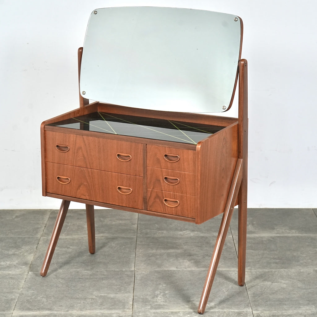 【Olholm Mobelfabrik】ヴィンテージ ドレッサー