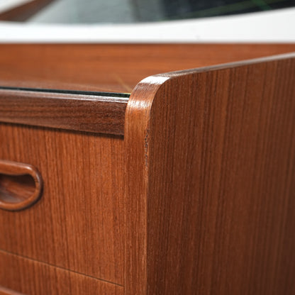 【Olholm Mobelfabrik】ヴィンテージ ドレッサー