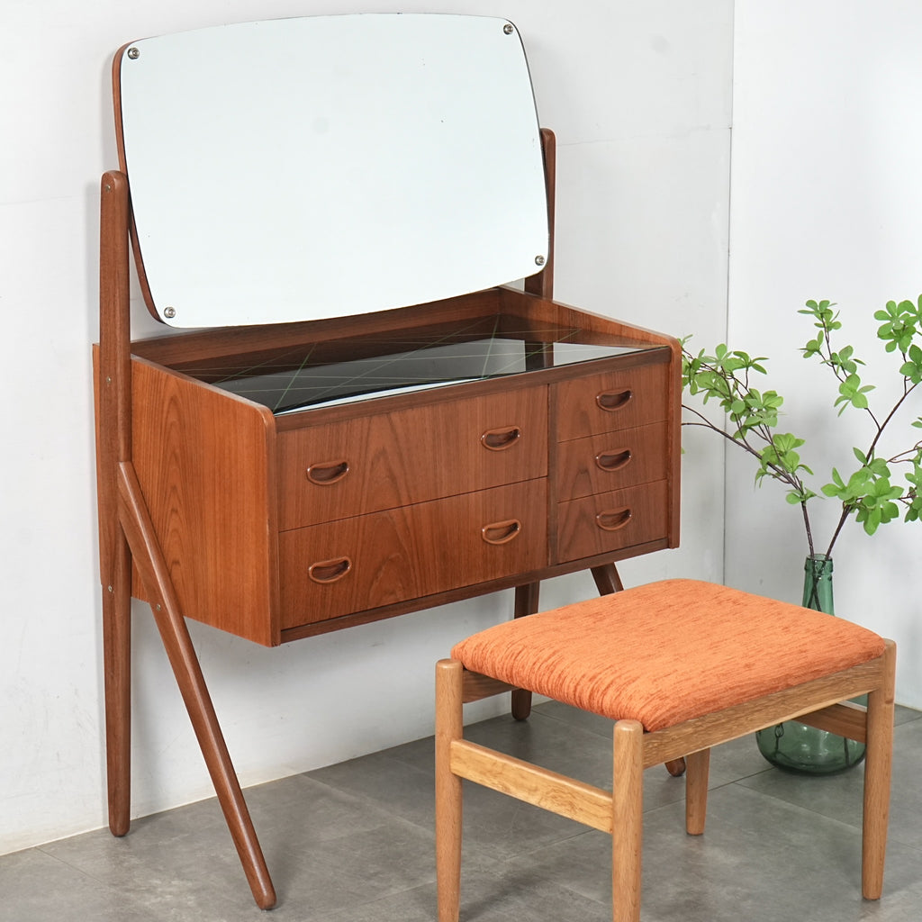 【Olholm Mobelfabrik】ヴィンテージ ドレッサー