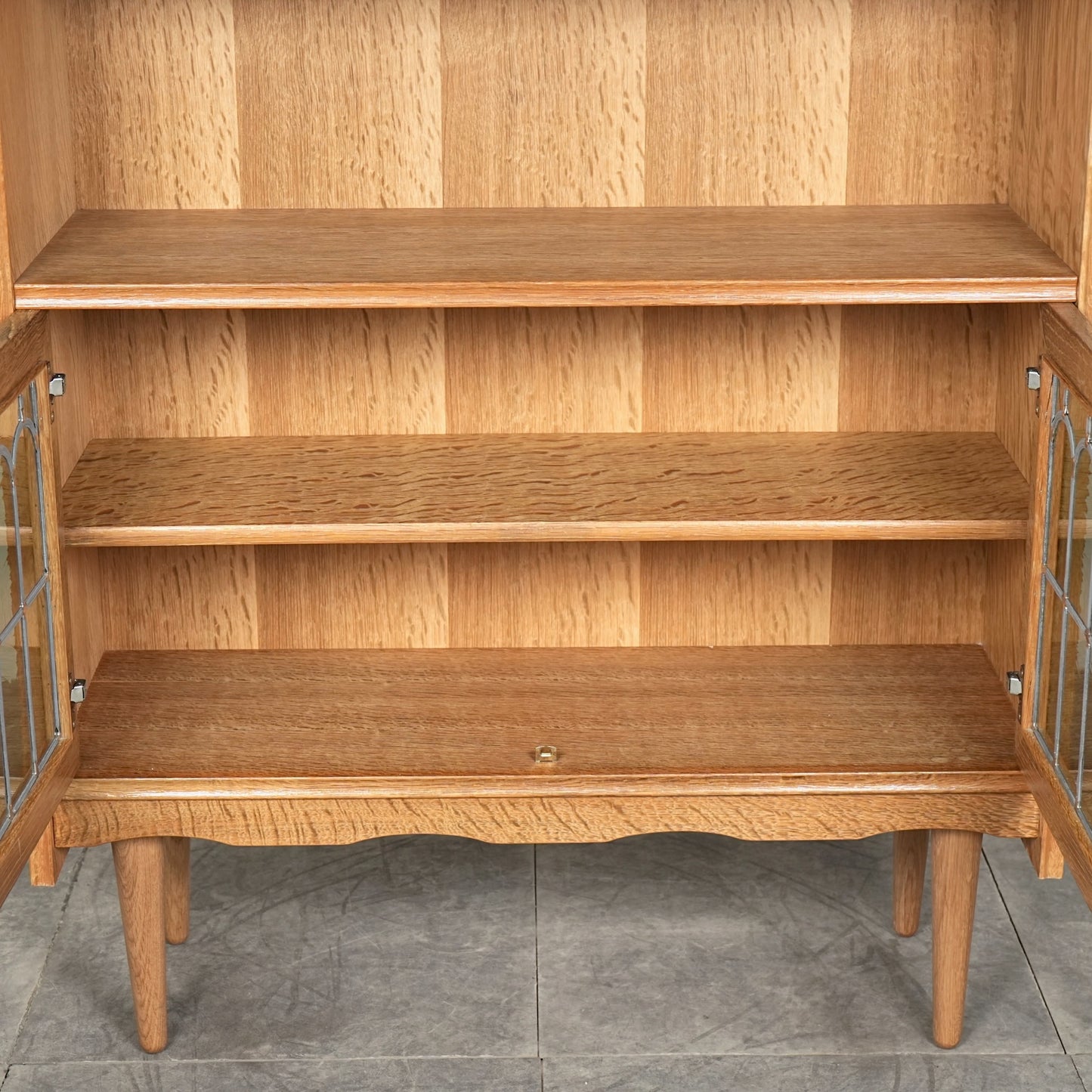 デンマークヴィンテージ ガラスキャビネット