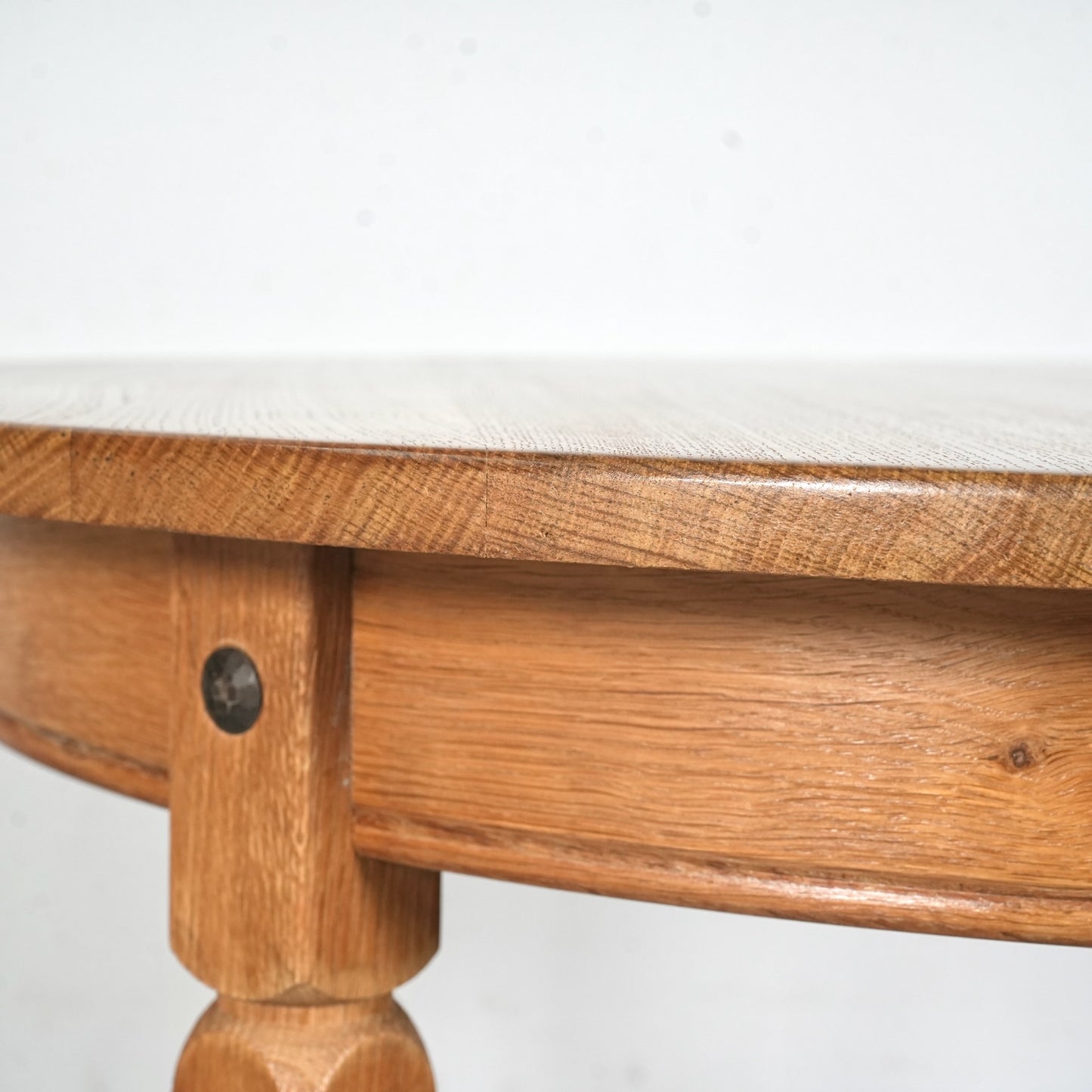 【Henning Kjaernulf】ラウンド エクステンションテーブル