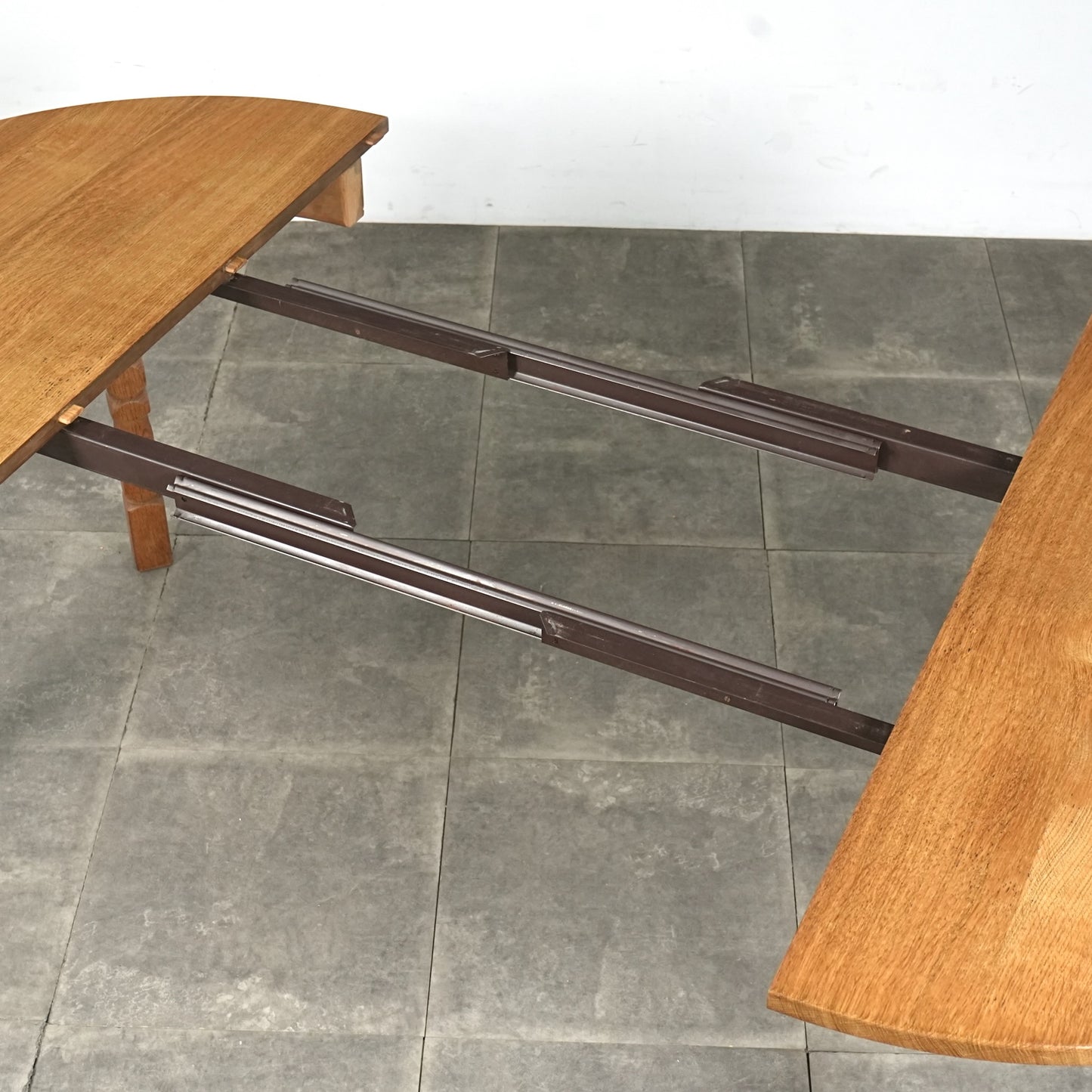 【Henning Kjaernulf】ラウンド エクステンションテーブル