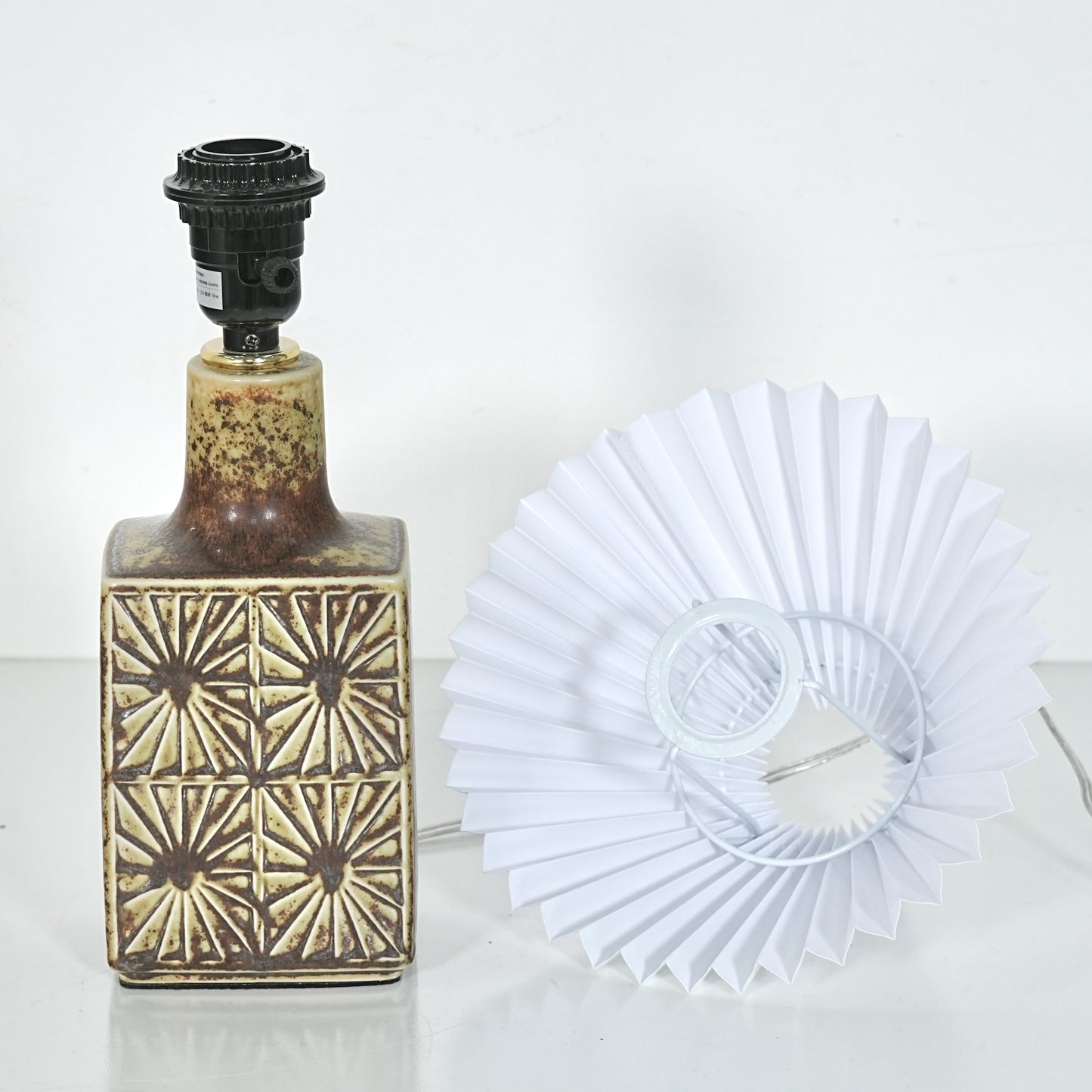 【Desirée】ヴィンテージ テーブルランプ