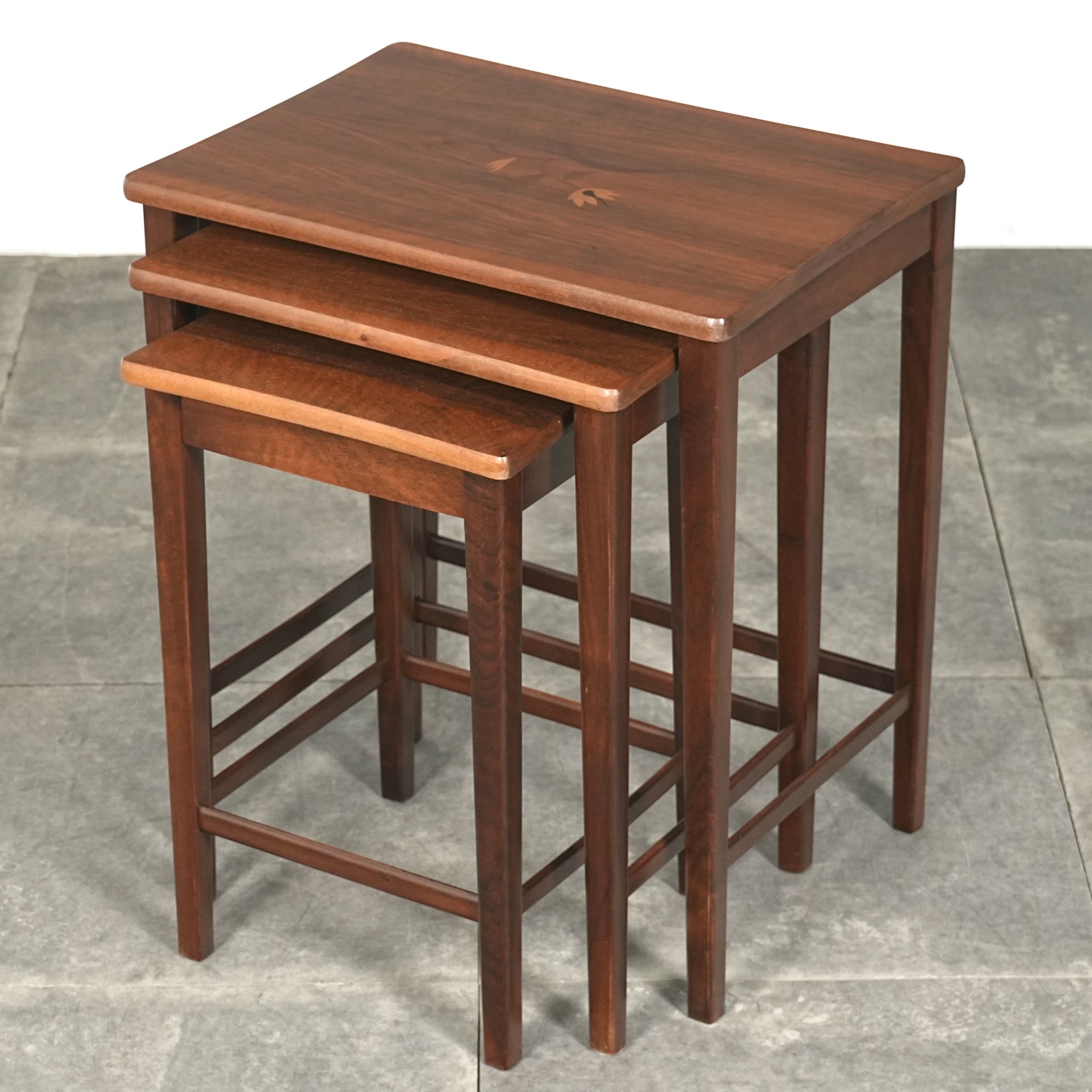 LOW TABLE & NEST TABLE – TIME HYPE