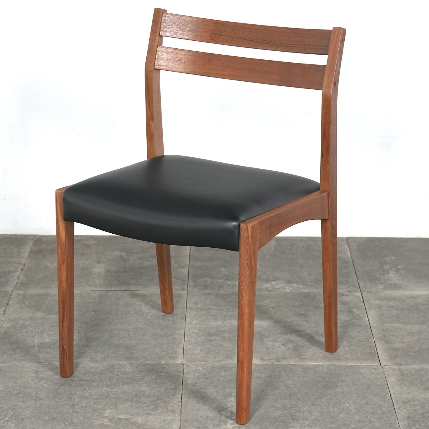 デンマークヴィンテージ ダイニングチェア 【張替済】