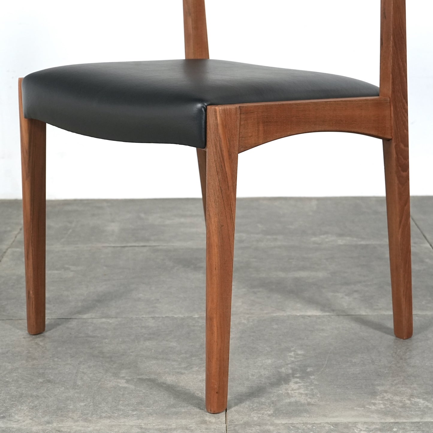 デンマークヴィンテージ ダイニングチェア 【張替済】