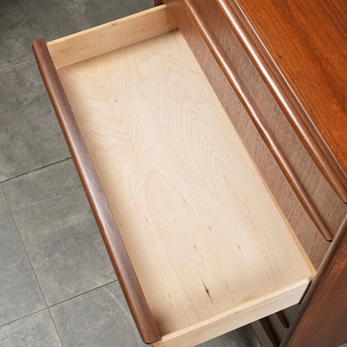 デンマークヴィンテージ ハイチェスト