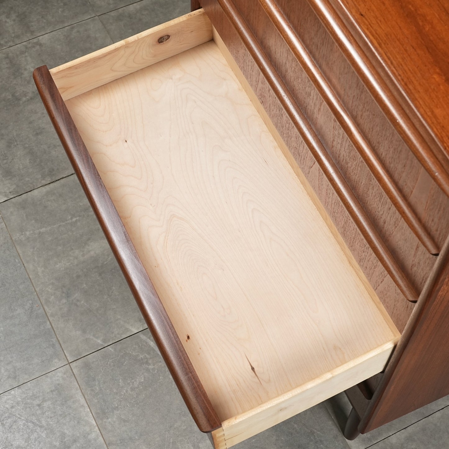 デンマークヴィンテージ ハイチェスト