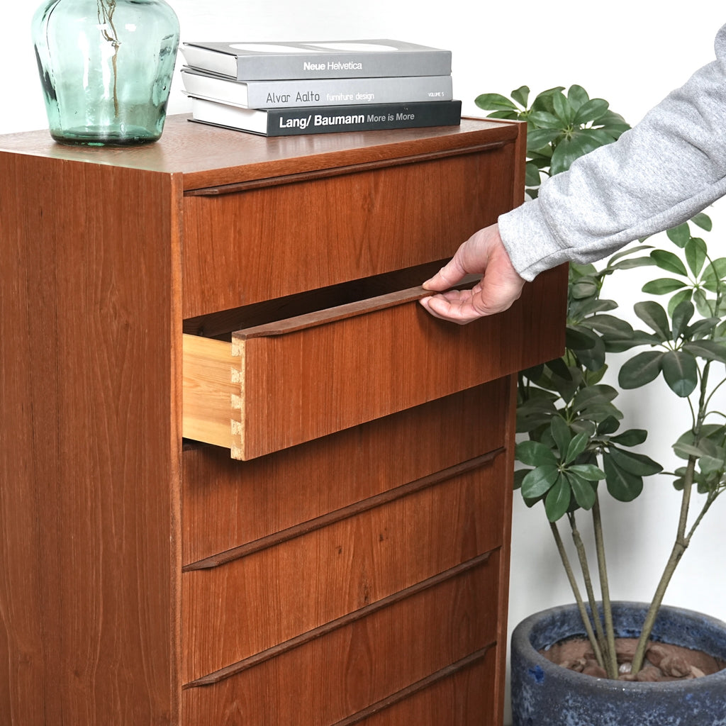 デンマークヴィンテージ ハイチェスト