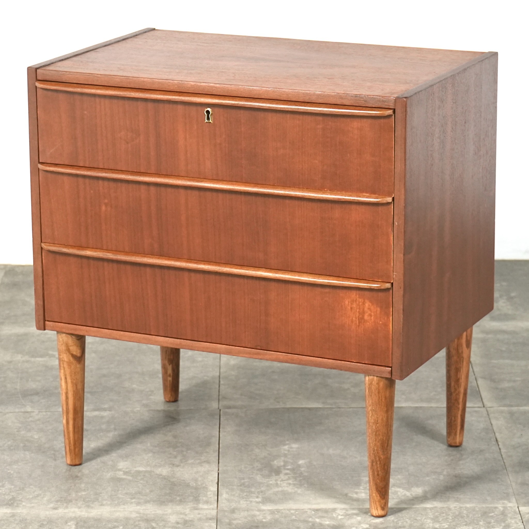 デンマーク　ヴィンテージチェスト　輪染みあり デンマークヴィンテージチェスト輪染みあり