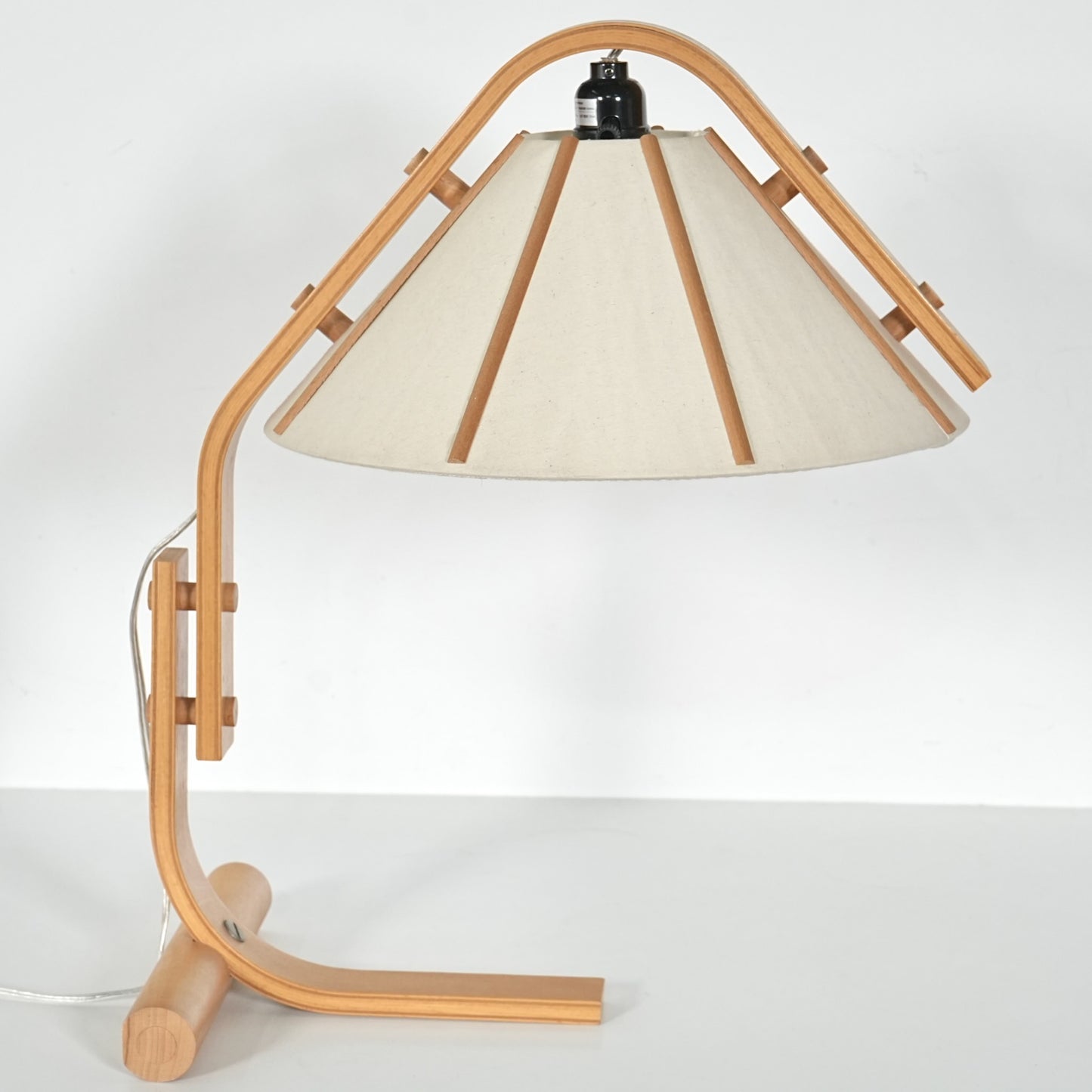 【Aneta / Jan Wickelgren】テーブルランプ