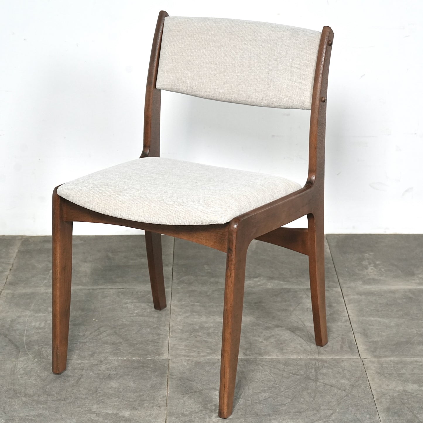 【SKOVBY MOBELFABRIK】ヴィンテージ チェア【張替済】