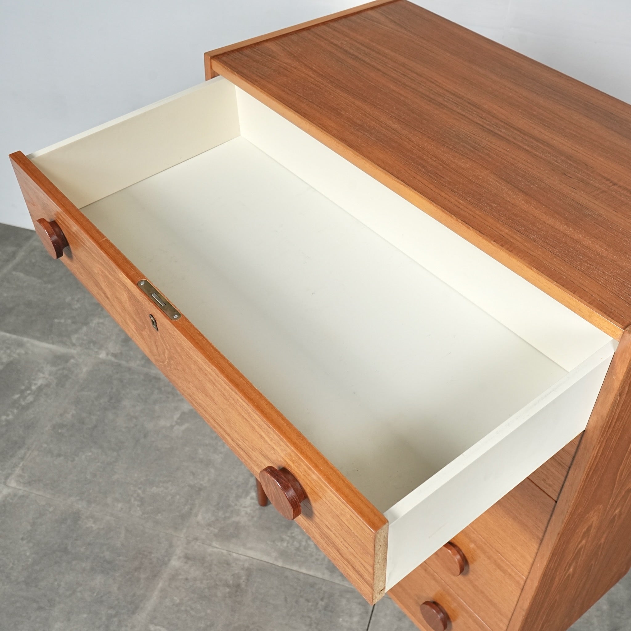 デンマークヴィンテージ ハイチェスト – TIME HYPE