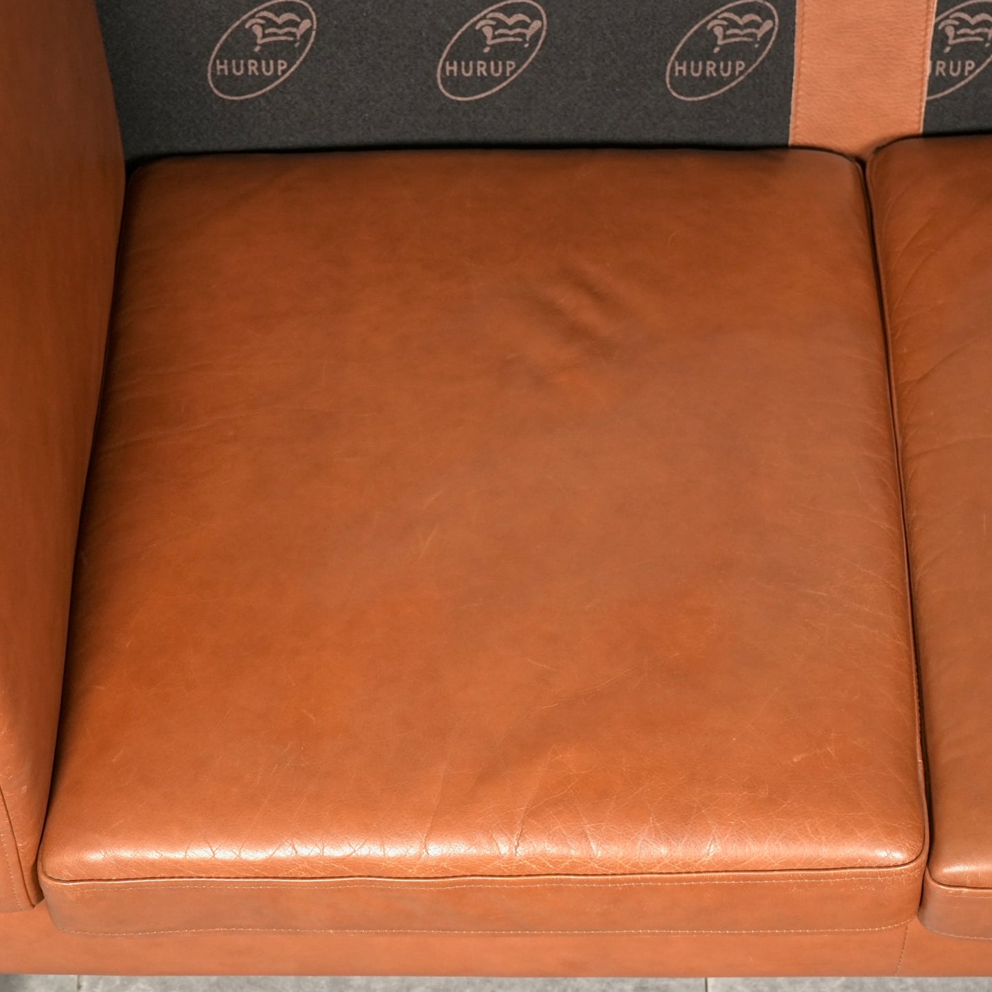 【Hurup Møbelfabrik】ヴィンテージ レザーソファ