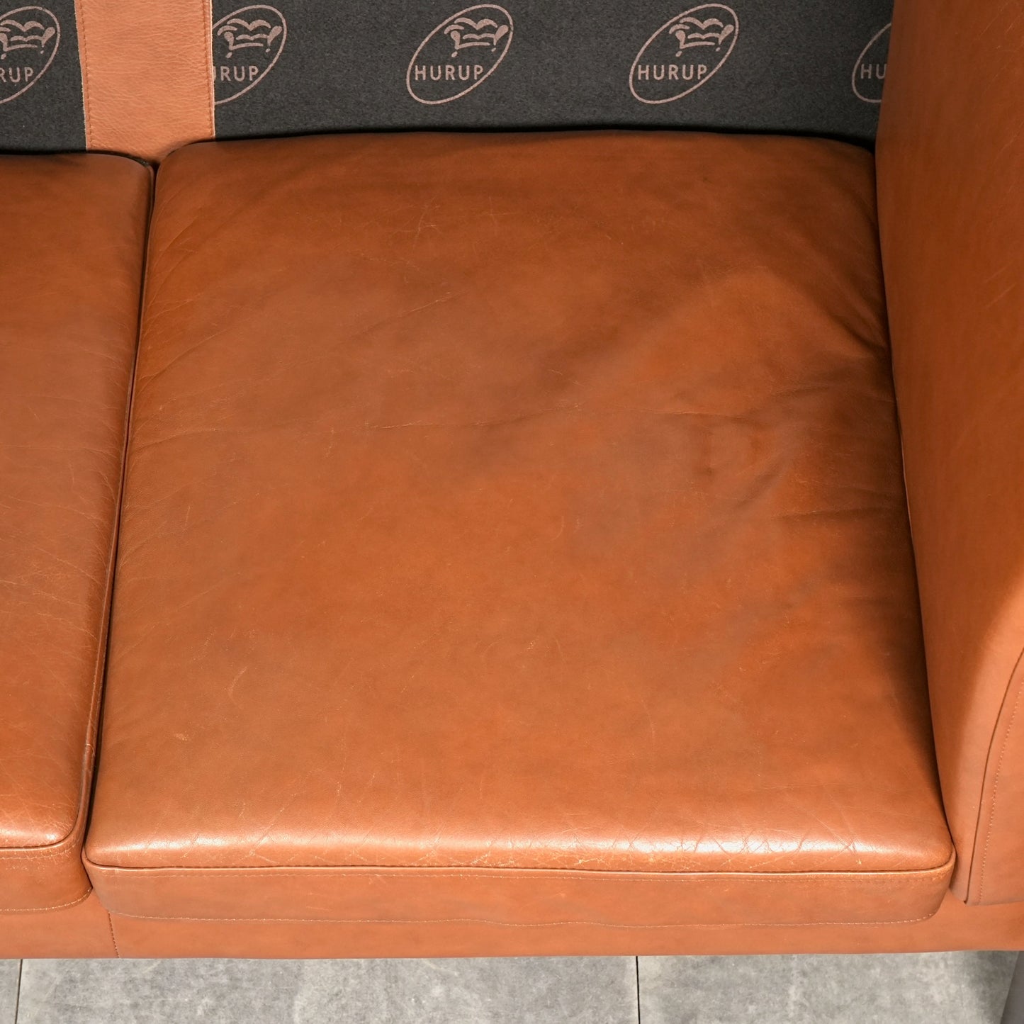 【Hurup Møbelfabrik】ヴィンテージ レザーソファ