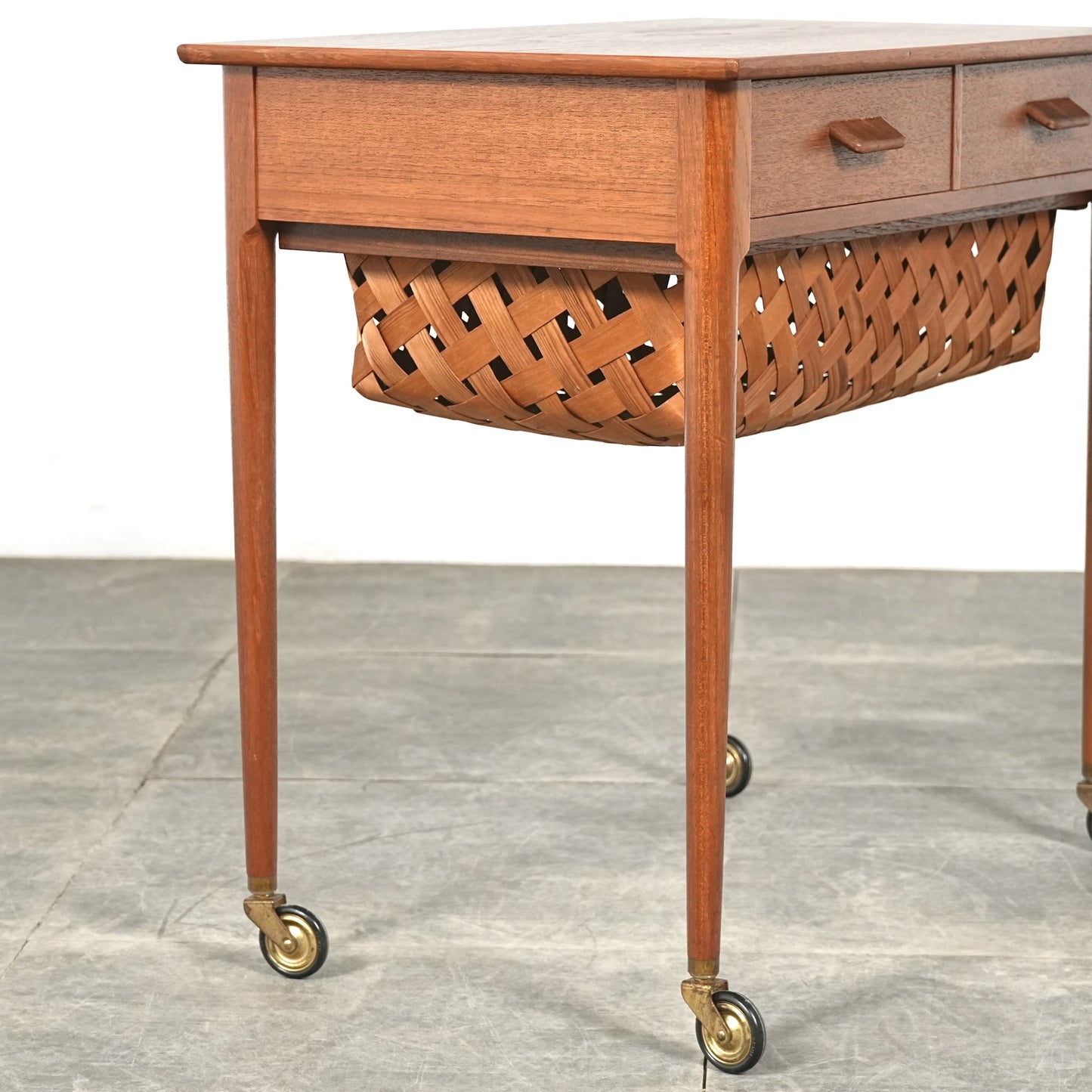 【Poul M Volther】ソーイングテーブル