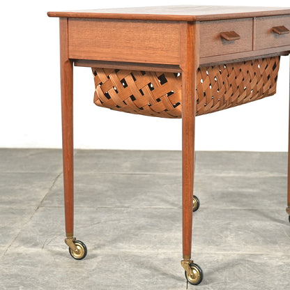 【Poul M Volther】ソーイングテーブル