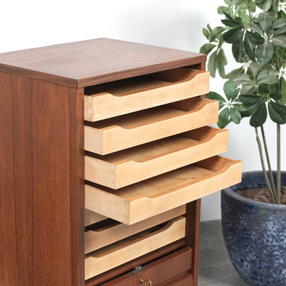 デンマークヴィンテージ ファイリングキャビネット(蛇腹扉)