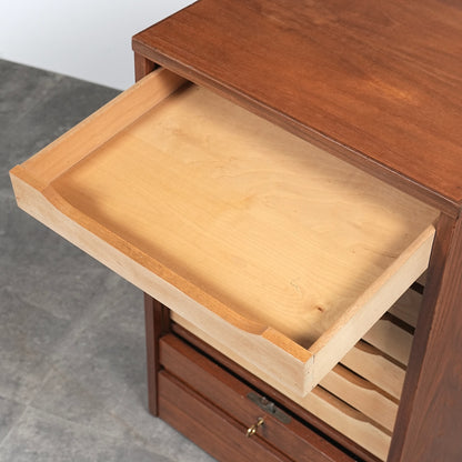 デンマークヴィンテージ ファイリングキャビネット(蛇腹扉)