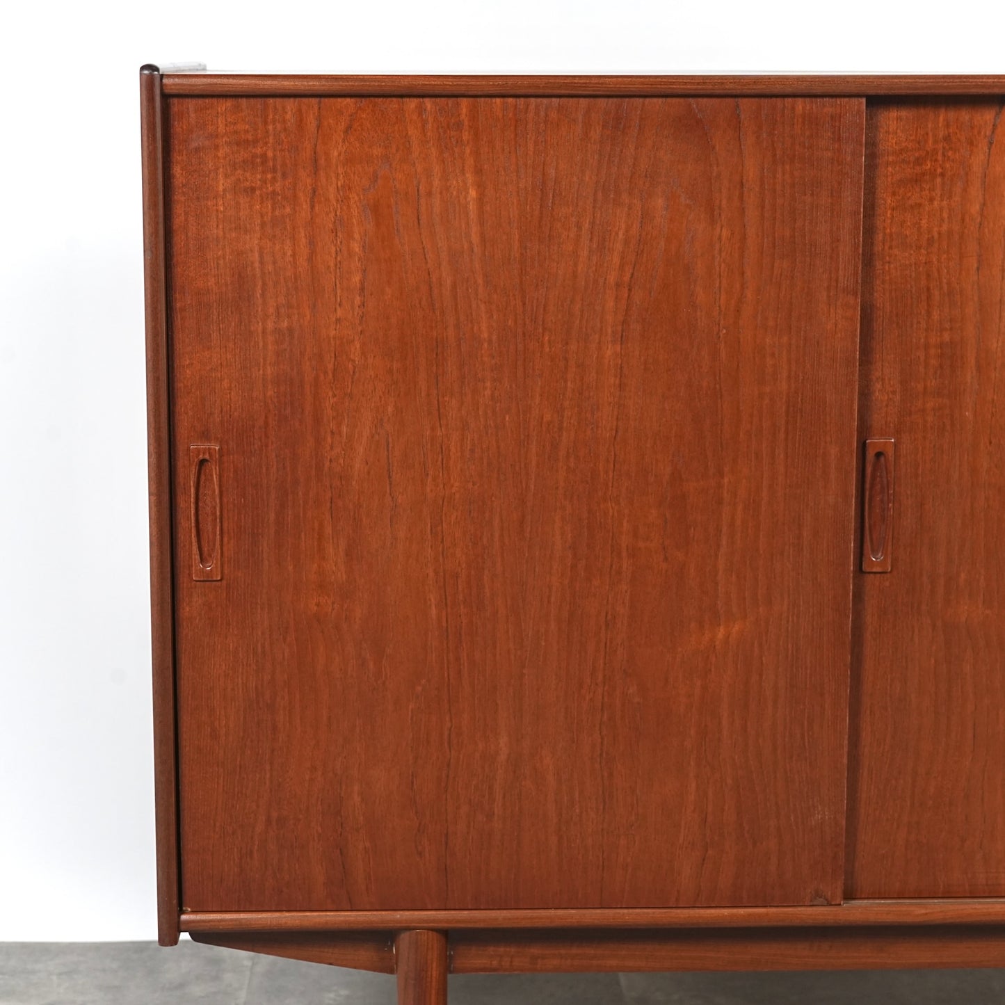 デンマークヴィンテージ ハイサイドボード