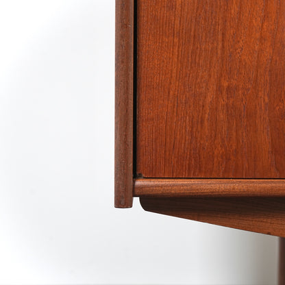 デンマークヴィンテージ ハイサイドボード