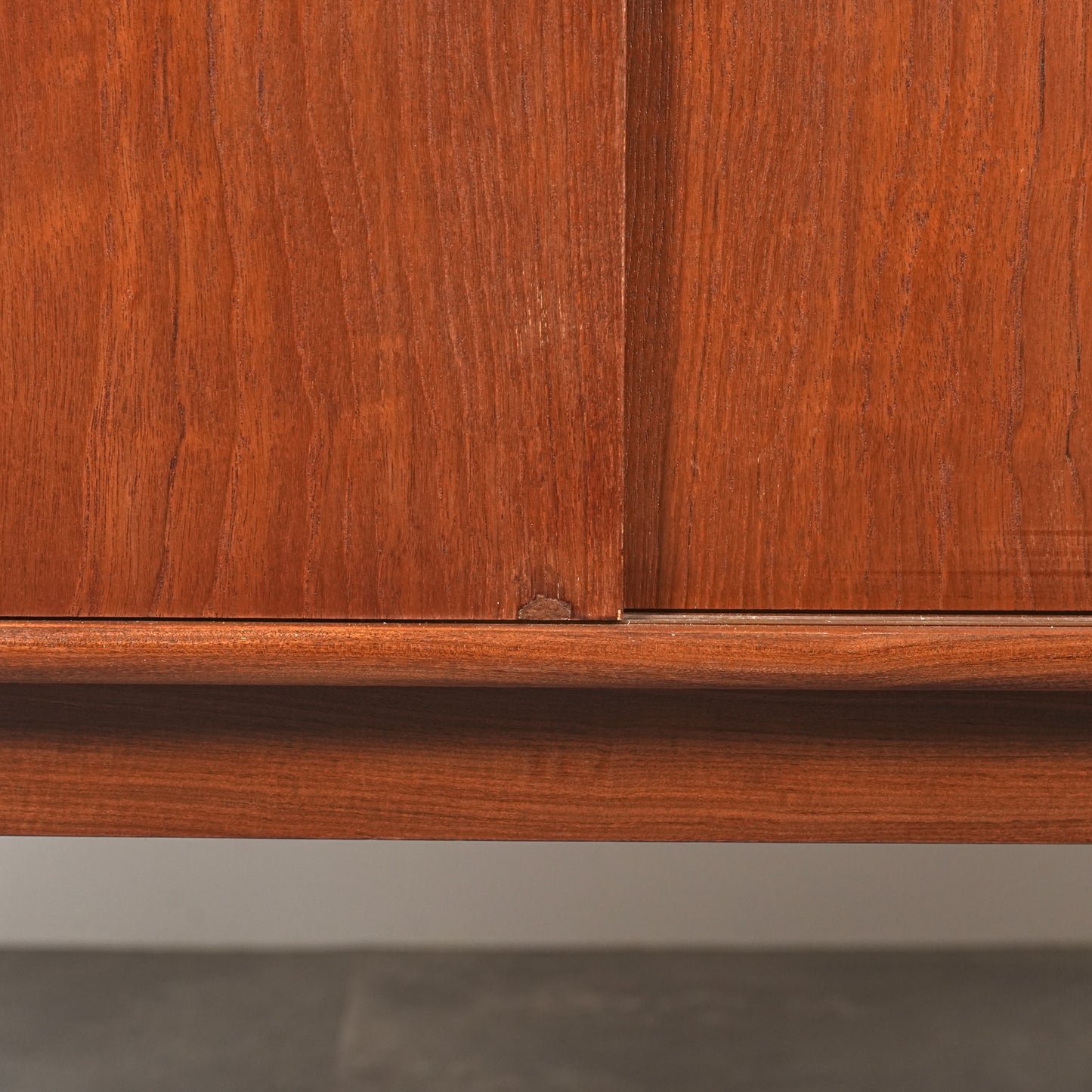 デンマークヴィンテージ ハイサイドボード