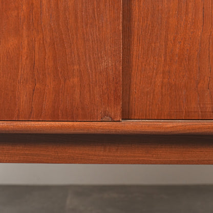 デンマークヴィンテージ ハイサイドボード