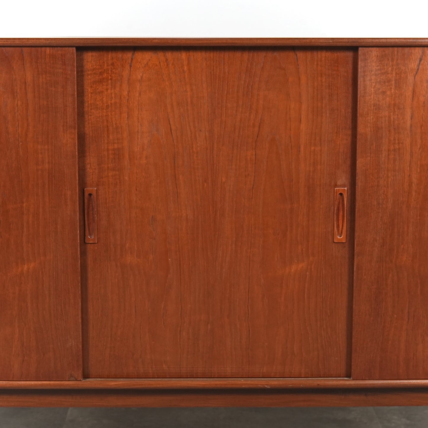 デンマークヴィンテージ ハイサイドボード