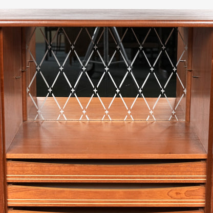 デンマークヴィンテージ ハイサイドボード