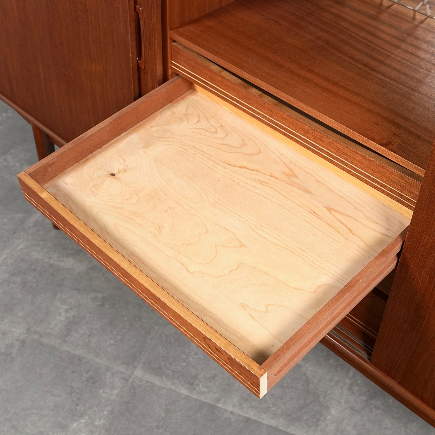 デンマークヴィンテージ ハイサイドボード